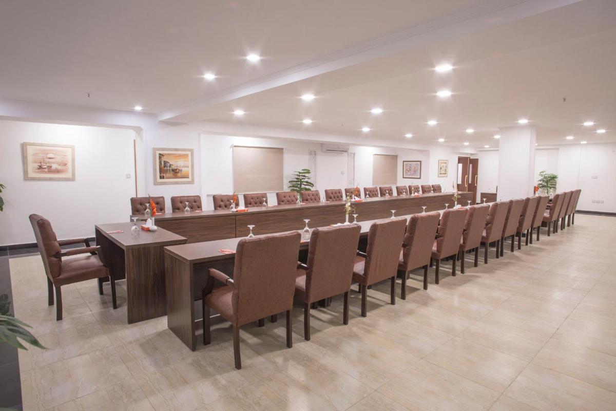 Hotel Oban Lahore Extérieur photo