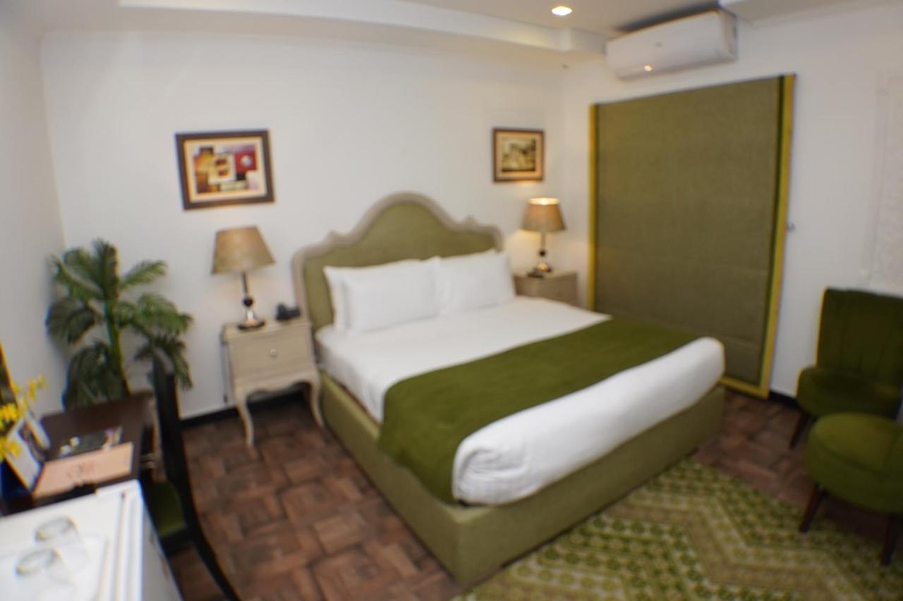 Hotel Oban Lahore Extérieur photo