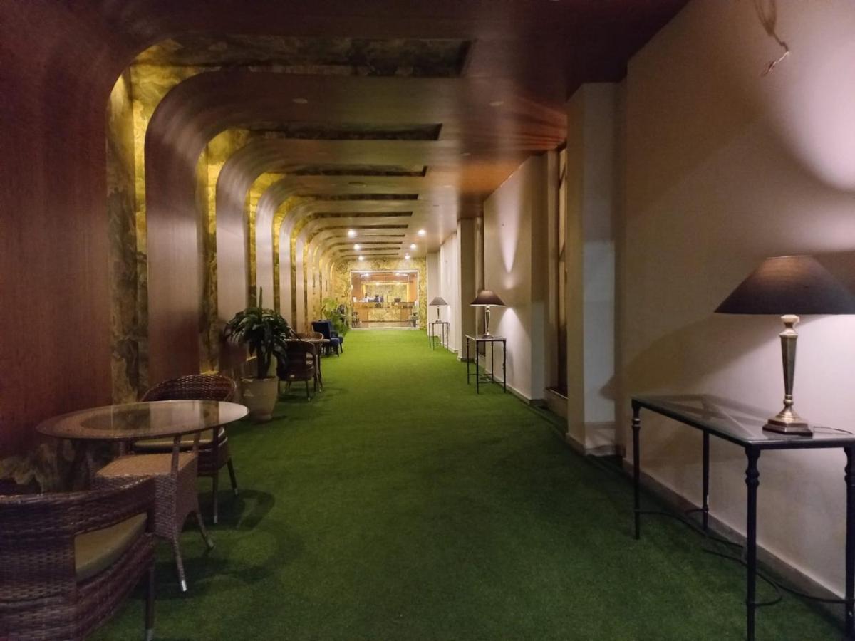 Hotel Oban Lahore Extérieur photo