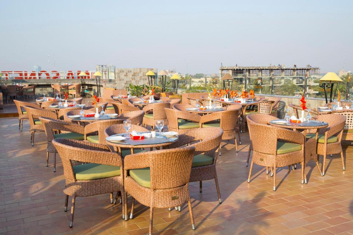 Hotel Oban Lahore Extérieur photo