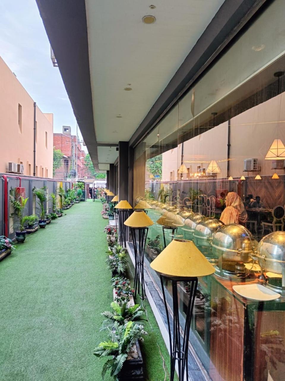 Hotel Oban Lahore Extérieur photo