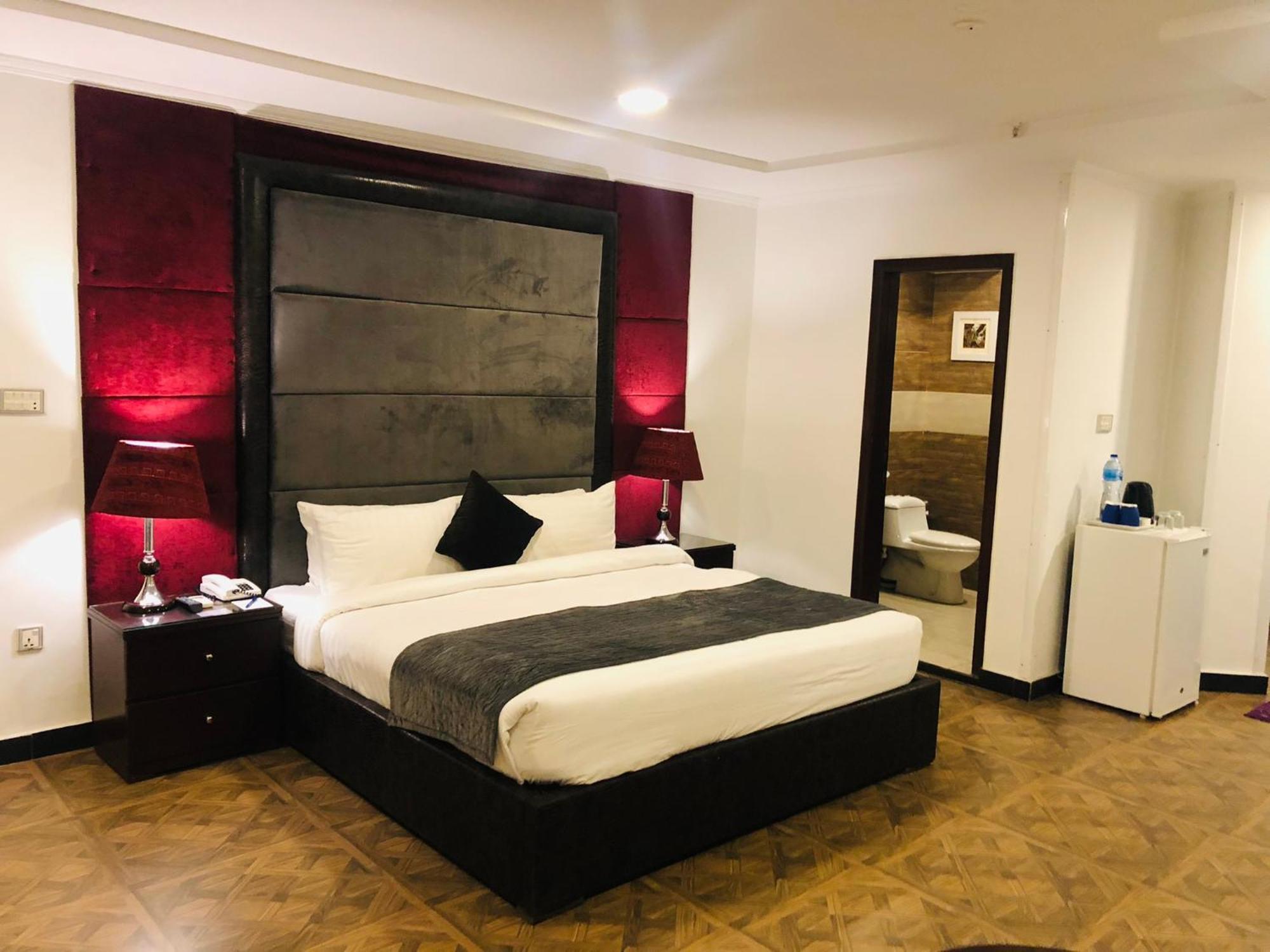 Hotel Oban Lahore Extérieur photo