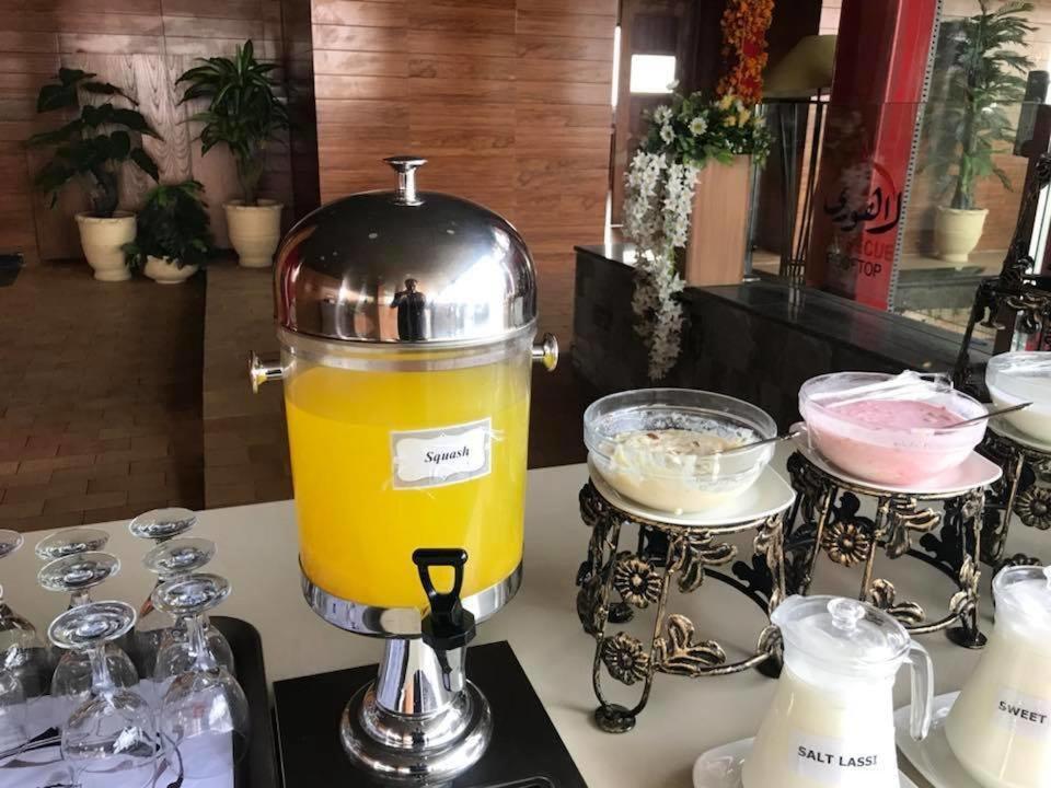 Hotel Oban Lahore Extérieur photo